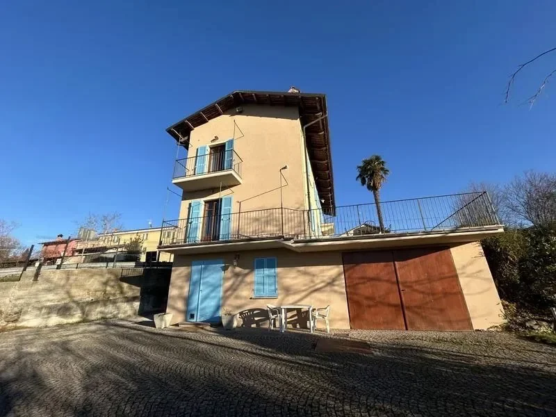 Exterior photo 9