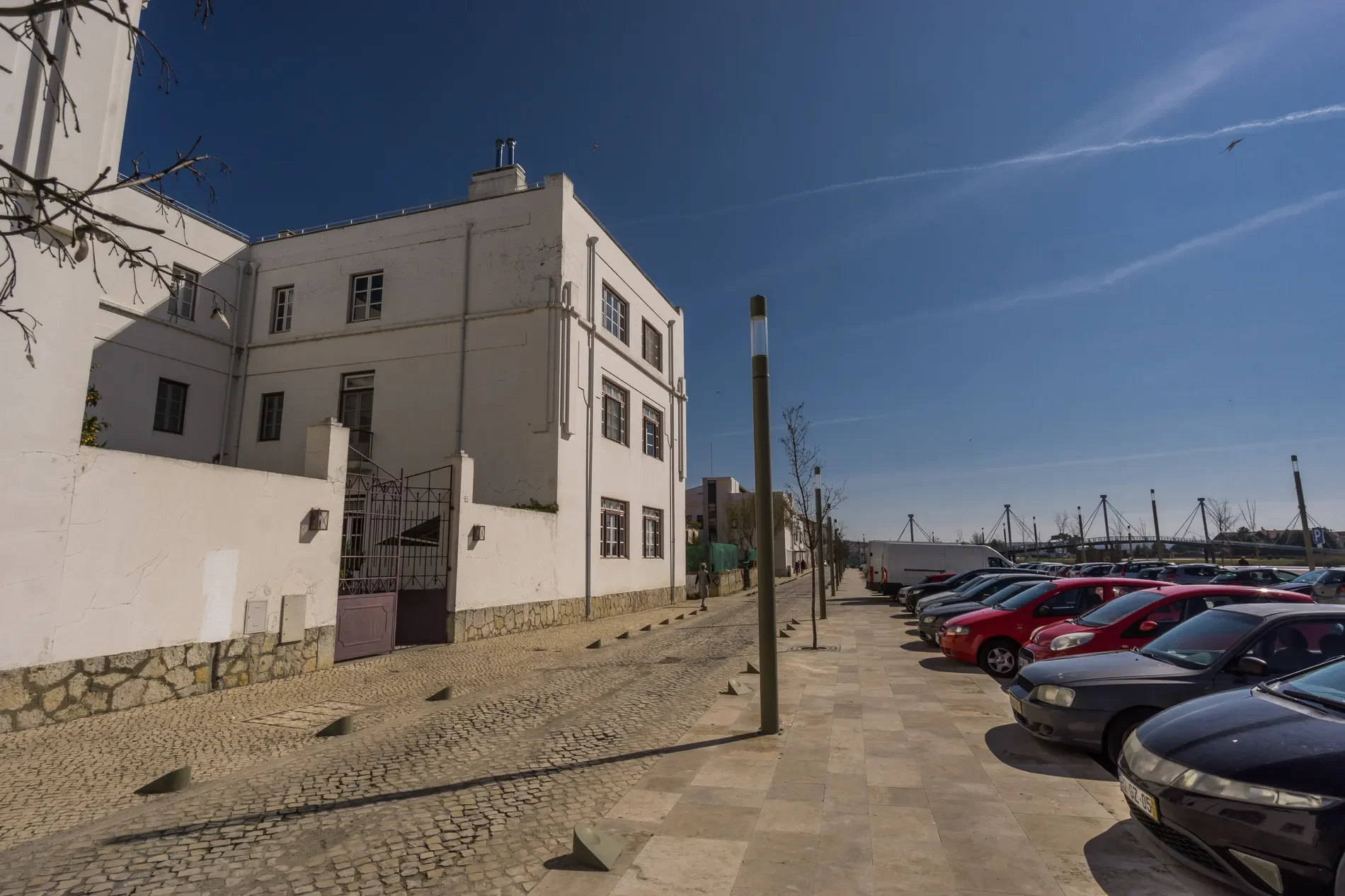 Exterior photo 2