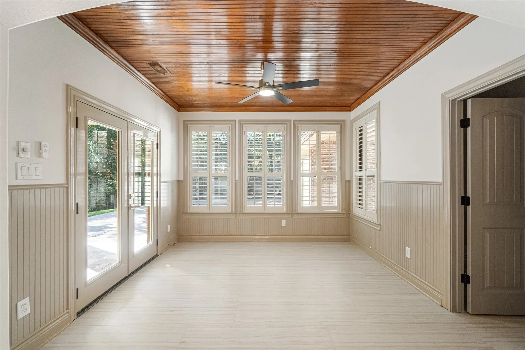 10332 Hunter Creek Lane, Conroe, TX 77304, Conroe, Texas, United States. - Photo 3