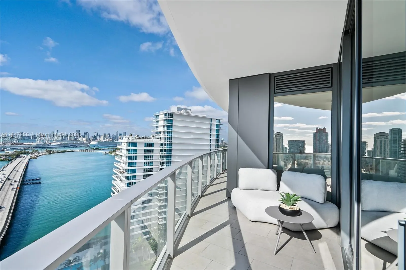 Miami Beach, Florida, United States. - Photo 10