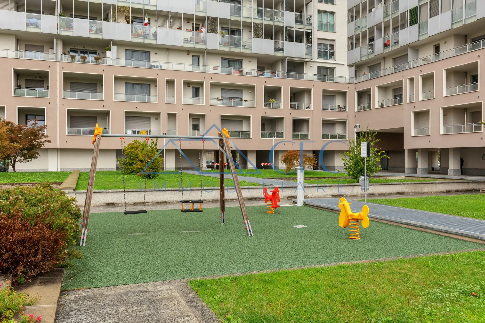 Exterior photo 10