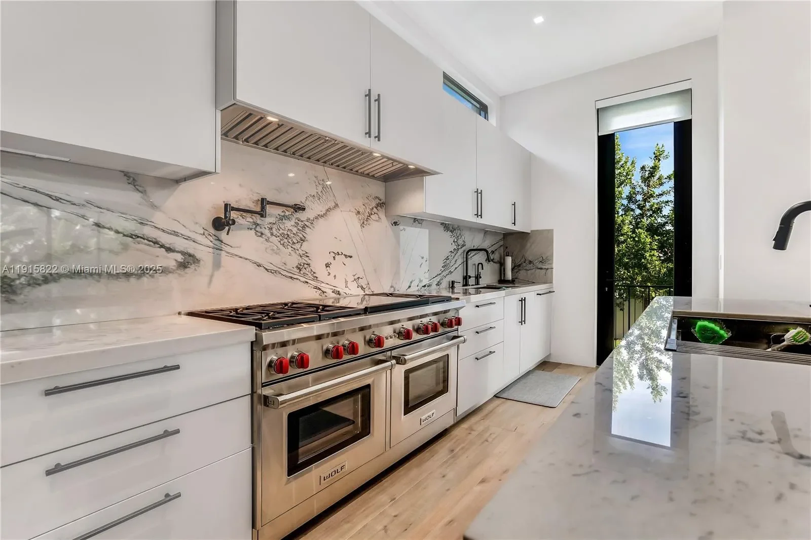 9045 Hawthorne Ave, Bal Harbour, Florida, United States. - Photo 24
