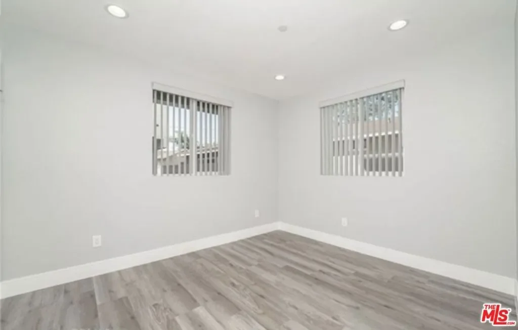 1348 E Vernon Avenue, Los Angeles, California, United States. - Photo 9