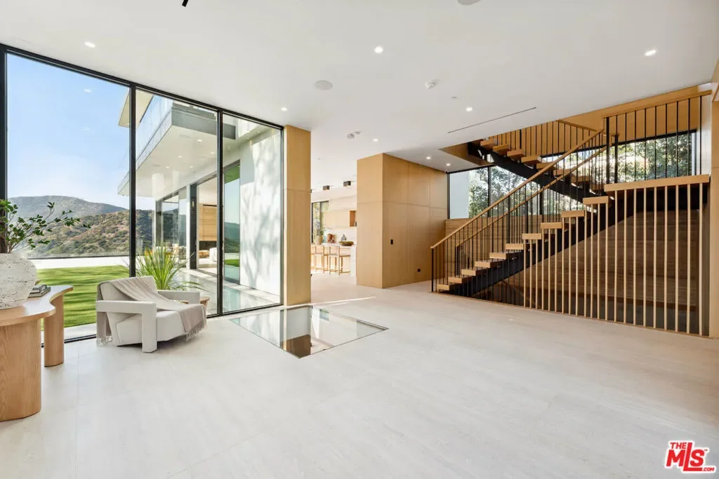 1149 Linda Flora Drive, Los Angeles, California, United States. - Photo 7