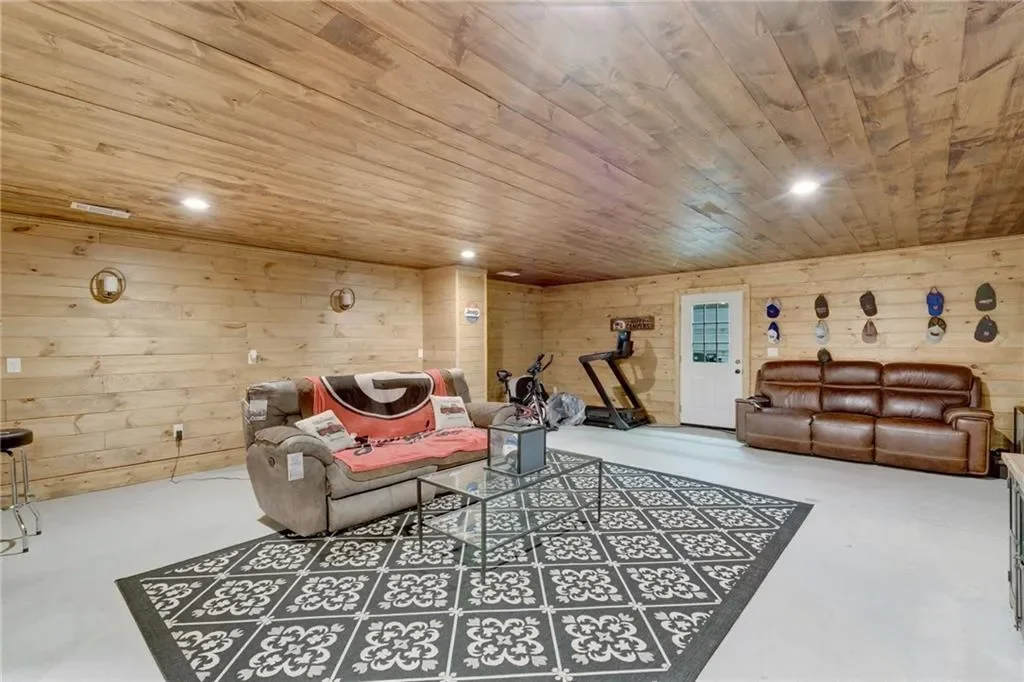 211 W Oakcrest Drive, Blue Ridge, Georgia, United States. - Photo 43