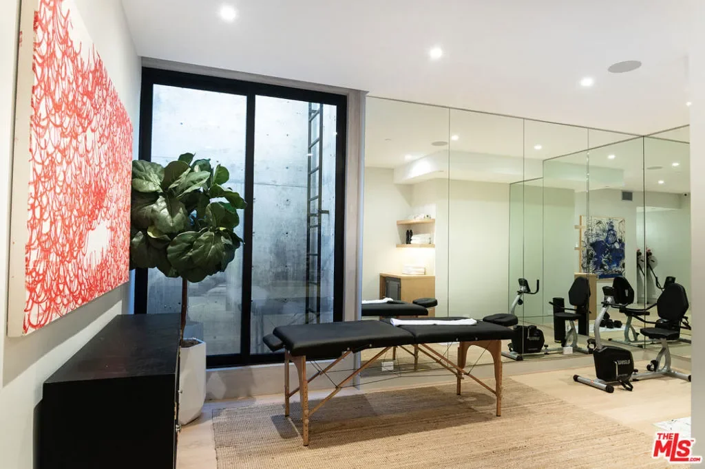 2641 Hutton Drive, Beverly Hills, California, United States. - Photo 26