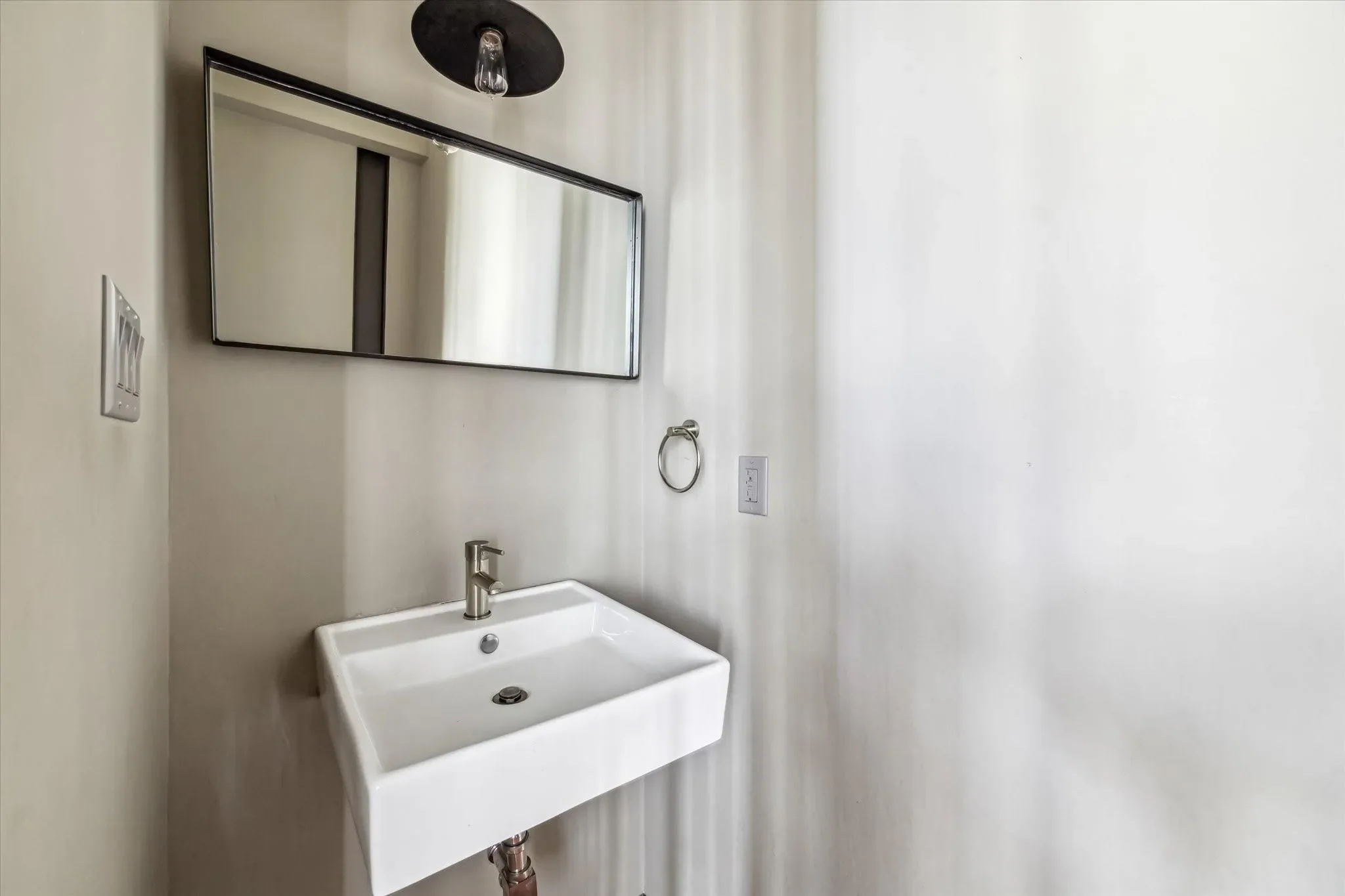 808 Coronado Street, Houston, Texas, United States. - Photo 2