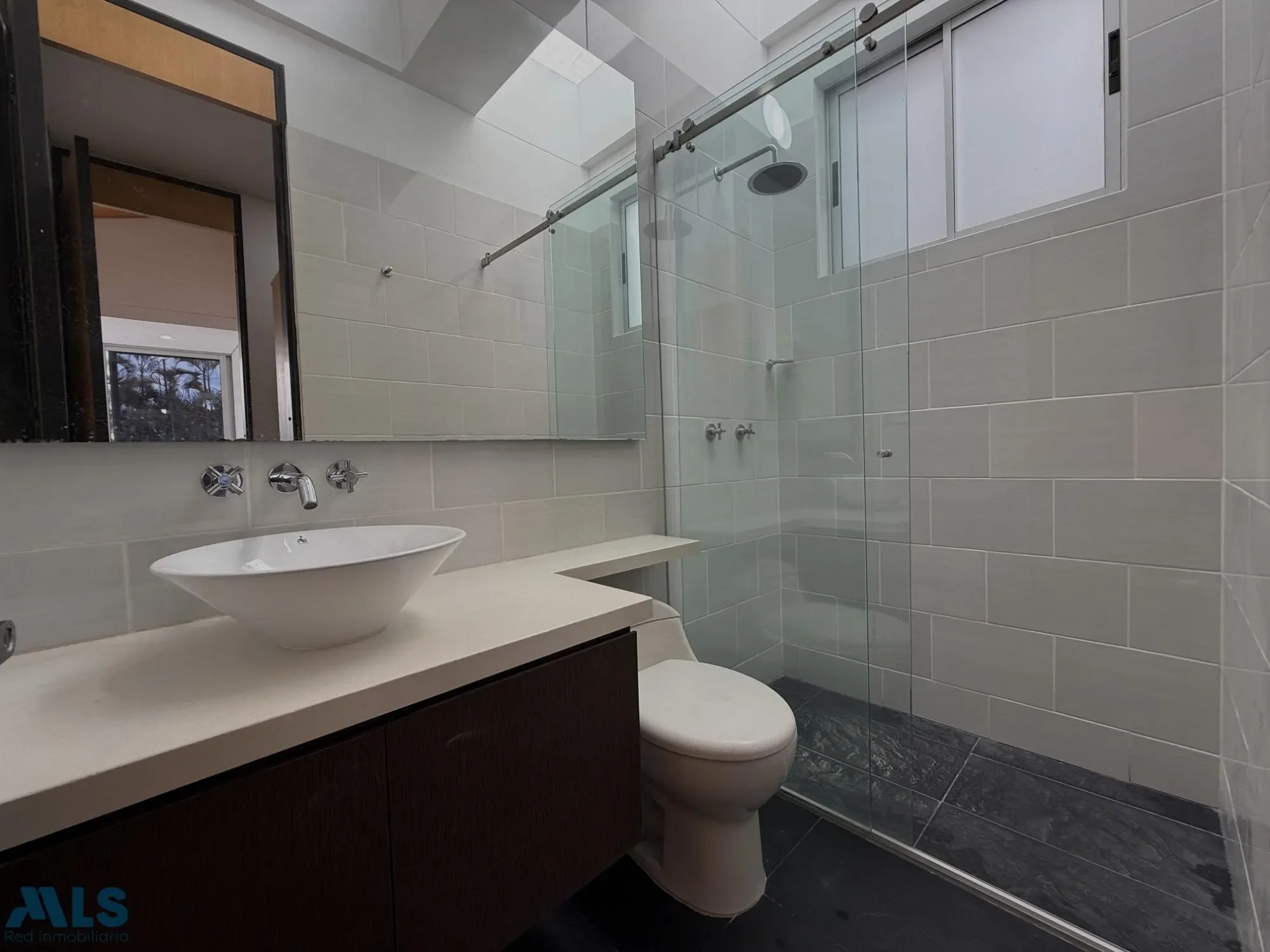 Gallery photo 6