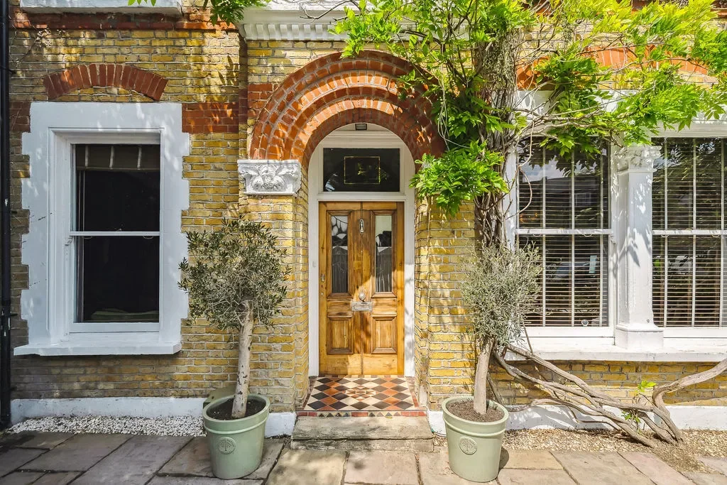 Exterior photo 10
