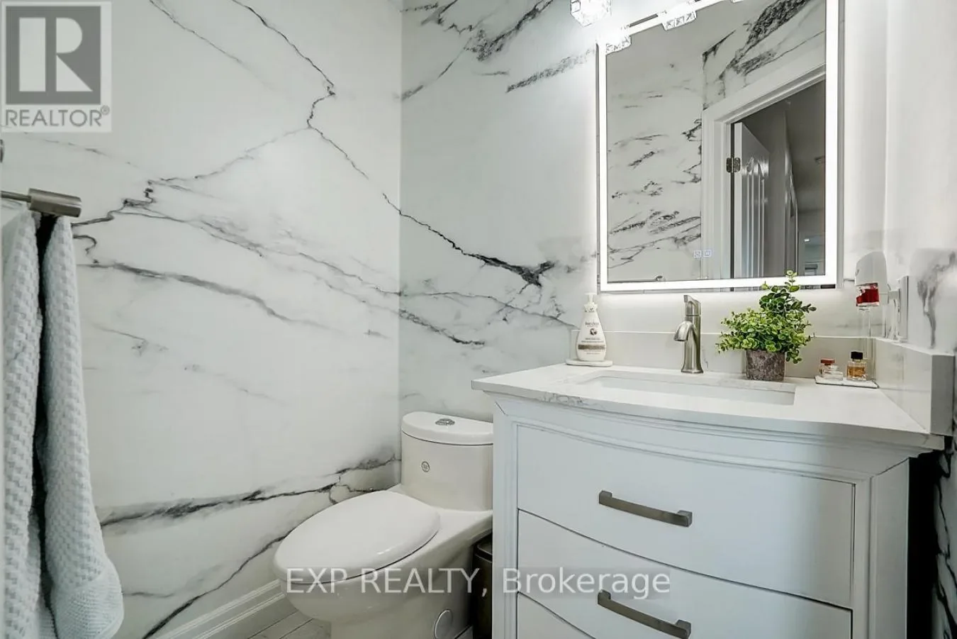 14 PRINCE DRIVE, Bradford West Gwillimbury, Ontario, Canada. - Photo 7
