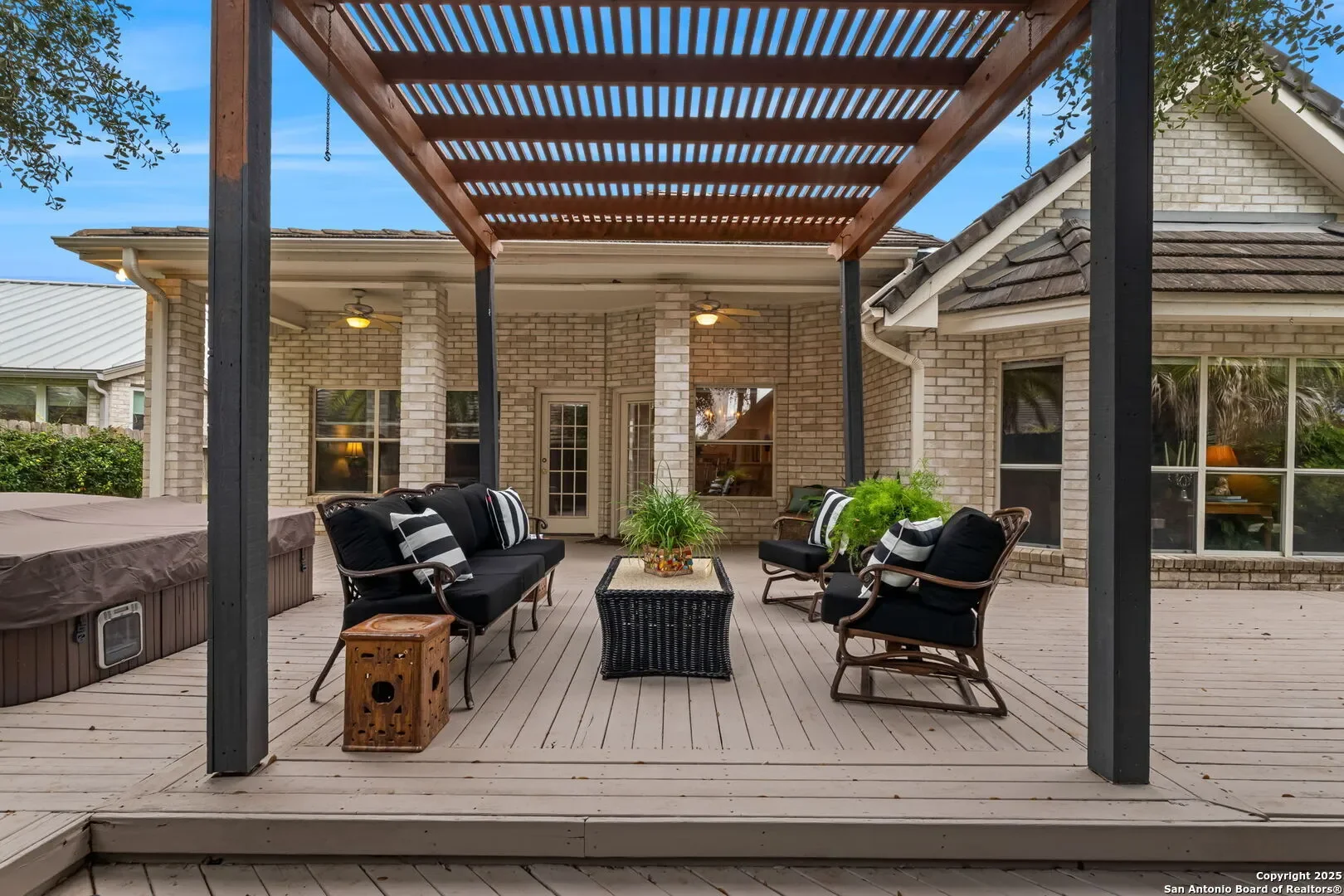 Exterior photo 11