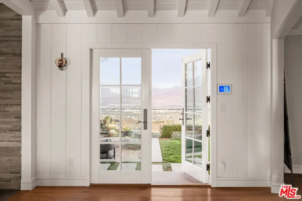 12417 Mulholland Drive, Los Angeles, California, United States. - Photo 9