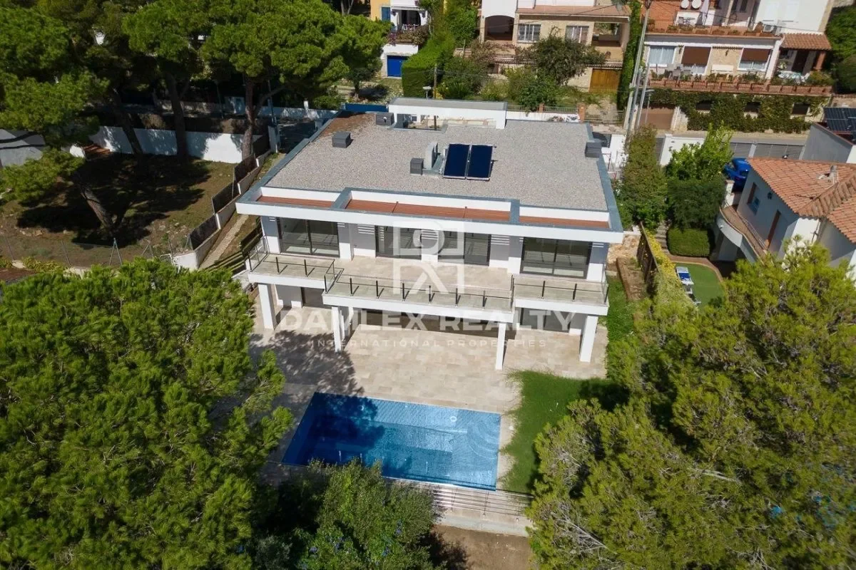 Exterior photo 3