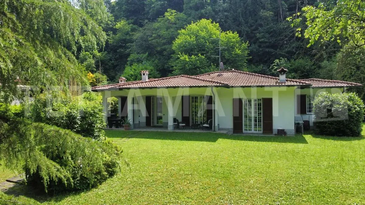 via al golf, Carimate, Lombardy, Italy. - Photo 8