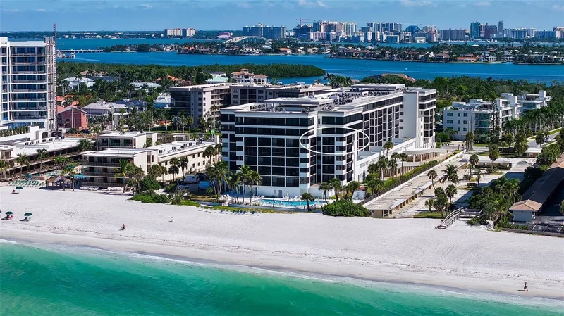Luxurious Gulf-Front Corner Condo with Sweeping Views