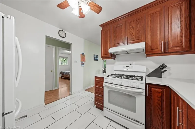 152 Kinzie Avenue, Kitchener, Ontario, Canada. - Photo 29