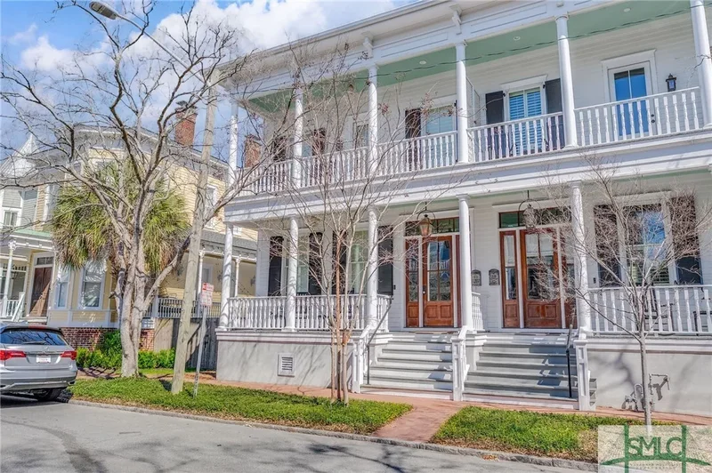 206 W Waldburg Street, Savannah, Georgia, United States. - Photo 14