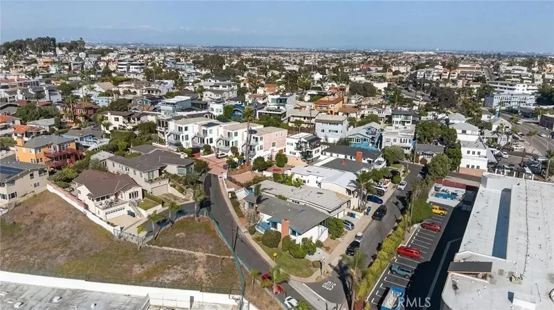 909 Montgomery, Hermosa Beach, California, United States. - Photo 26