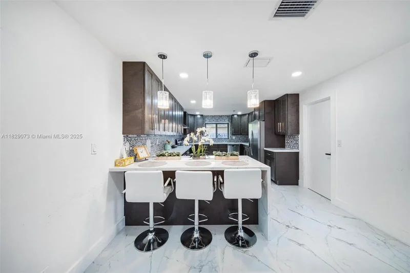 2101 NW 14th Ave, Wilton Manors, Florida, United States. - Photo 26
