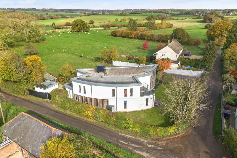 6 bedroom Detached House for sale in Ware