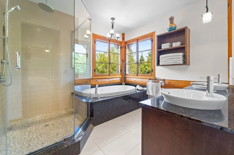 4641 Rue de la Rogeloise, Sainte-Adèle, QC J8B3L3, Sainte-Adèle, Quebec, Canada. - Photo 28