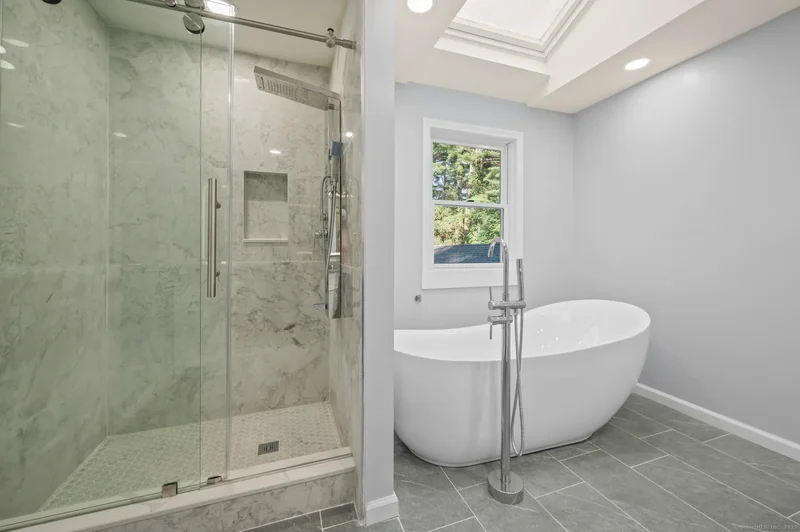 7 Woodmont Road, Avon, Connecticut, United States. - Photo 20