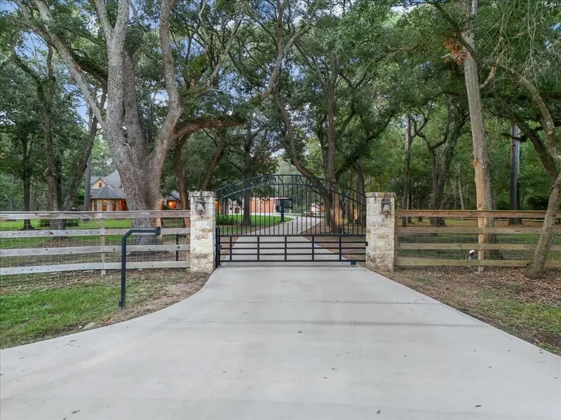 7306 Live Oak Circle, Alvin, Texas, United States. - Photo 9