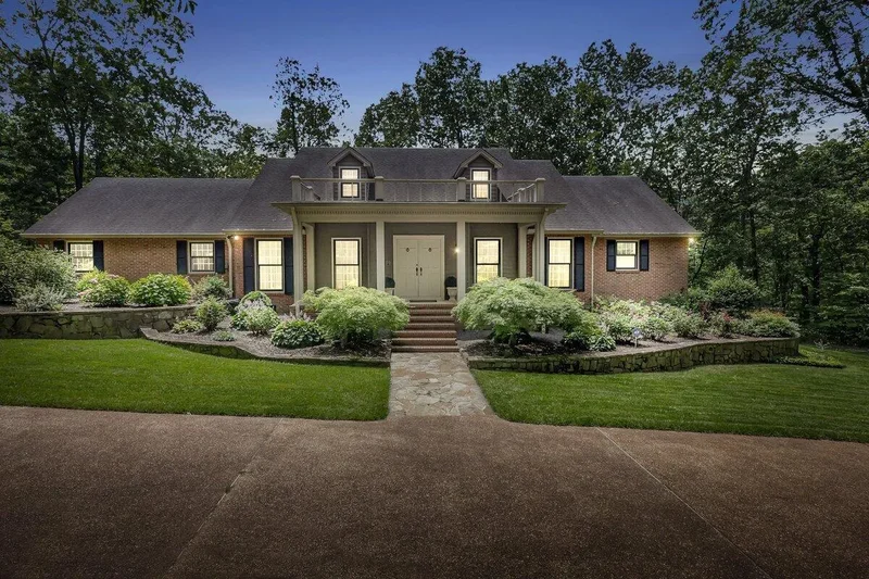 4 Bedrooms Single Family Detached