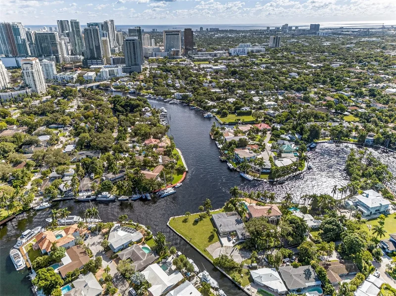 522 SW 9th Ter, Fort Lauderdale, Florida, United States. - Photo 3