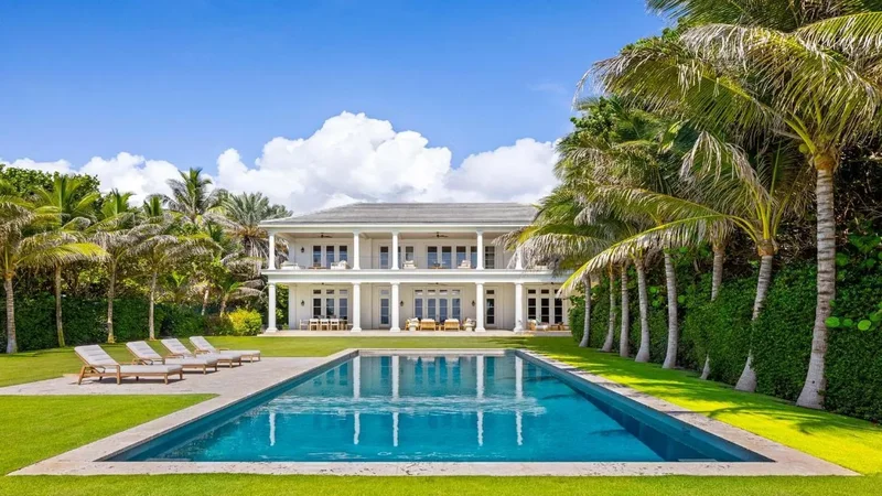 2315 S Ocean Boulevard, Palm Beach, Florida, United States. - Photo 2