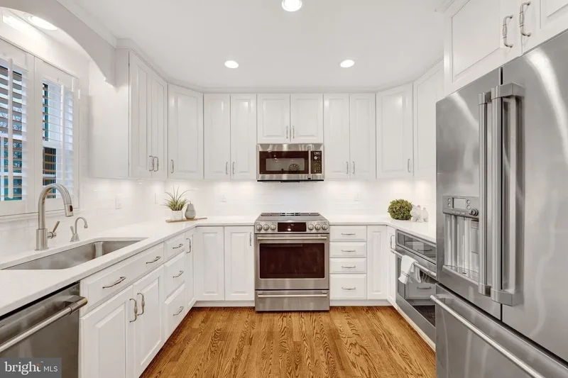 933 HOLLY CREEK DR, GREAT FALLS, VA, 22066, USA, Great Falls, Virginia, United States. - Photo 14