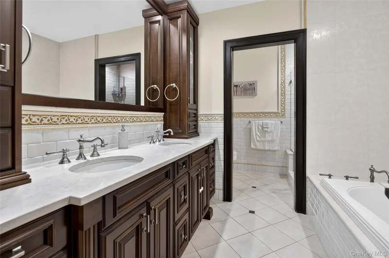 23 Gloria Lane, Huntington, NY 11743, Halesite, New York, United States. - Photo 41