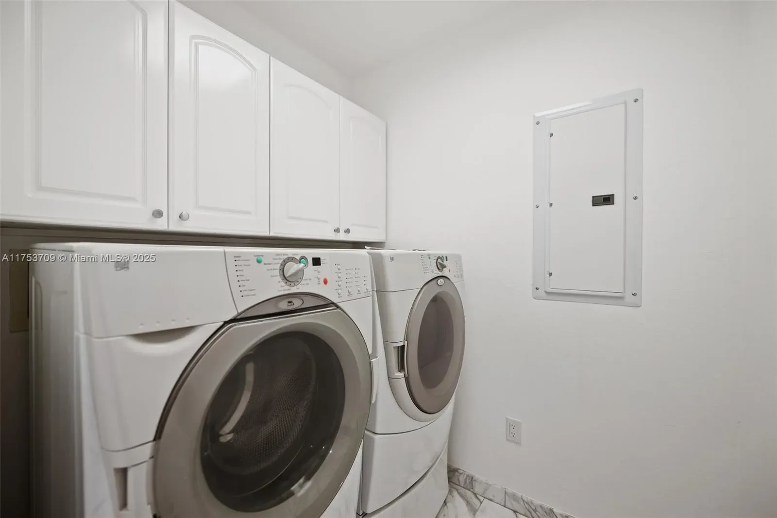13060 SW 70th Ave, Coral Gables, Florida, United States. - Photo 30