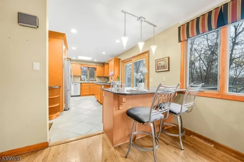 12 Clinton Ln, Wayne Twp., NJ 07470, Wayne, New Jersey, United States. - Photo 11