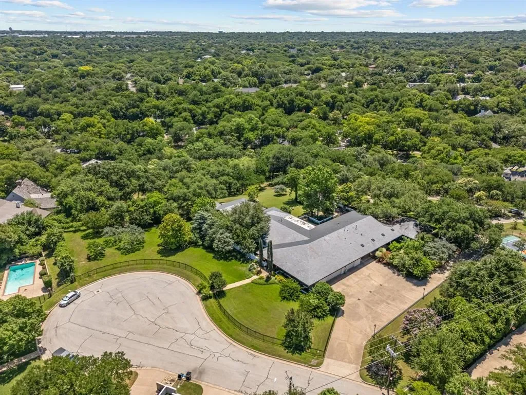 4301 Briarhaven Road, Fort Worth, Texas, United States. - Photo 38