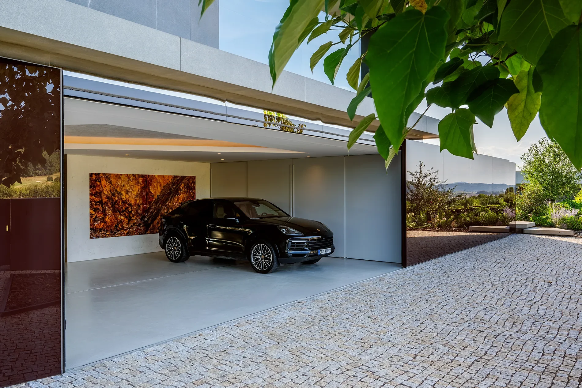 Exterior photo 2