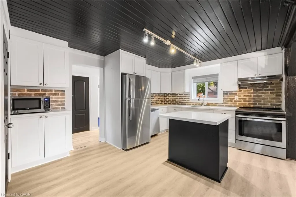 2 Griffin Street, Hamilton, Ontario, Canada. - Photo 12