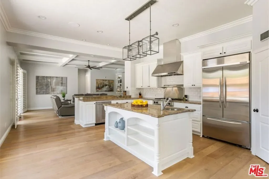 22623 Califa Street, Los Angeles, California, United States. - Photo 33