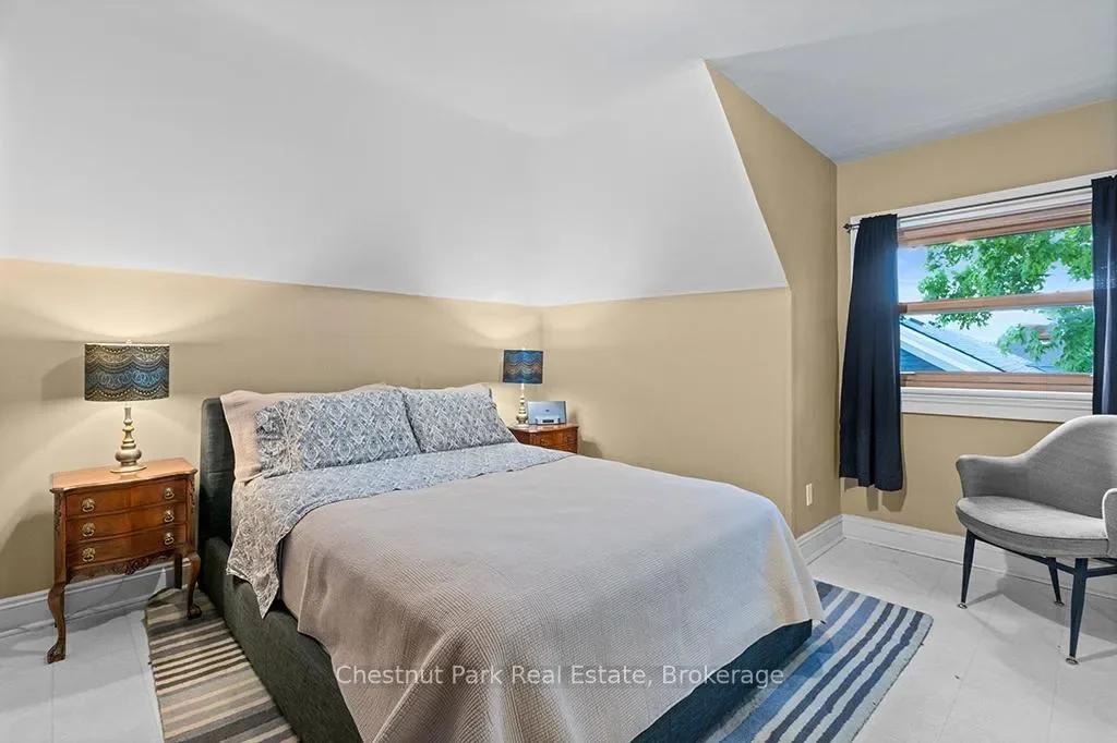 689 4th Avenue E, Owen Sound, Ontario, Canada. - Photo 32