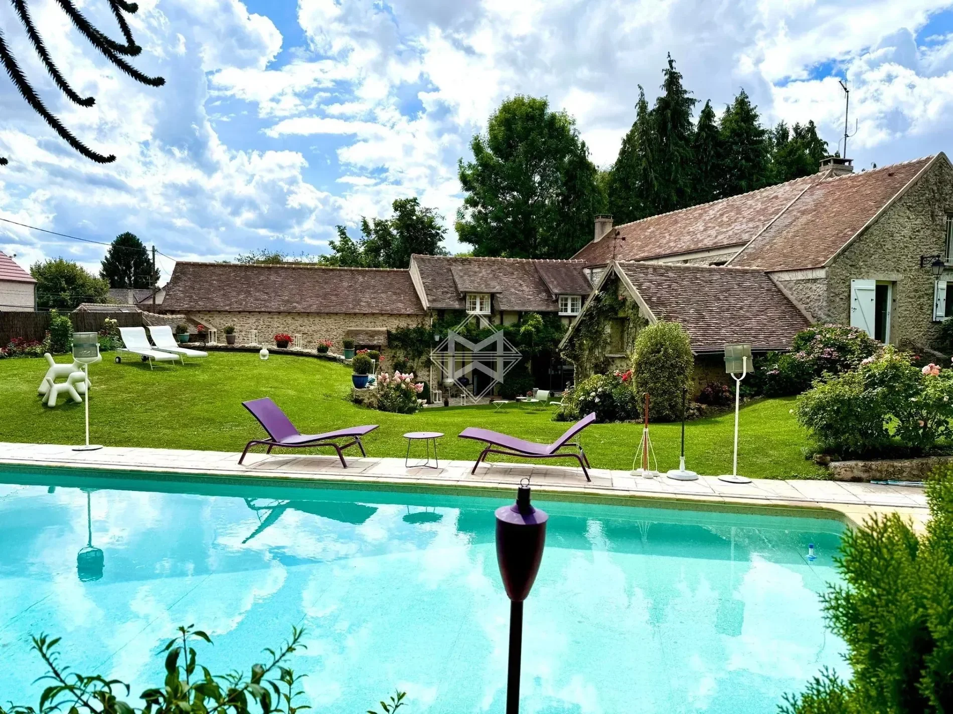 Montfort-l'Amaury, Île-de-France, France. - Photo 3