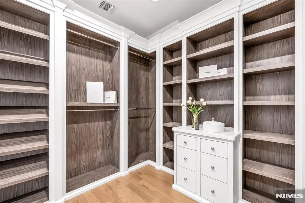 16 Gabriel Court #16, Paramus, New Jersey, United States. - Photo 13