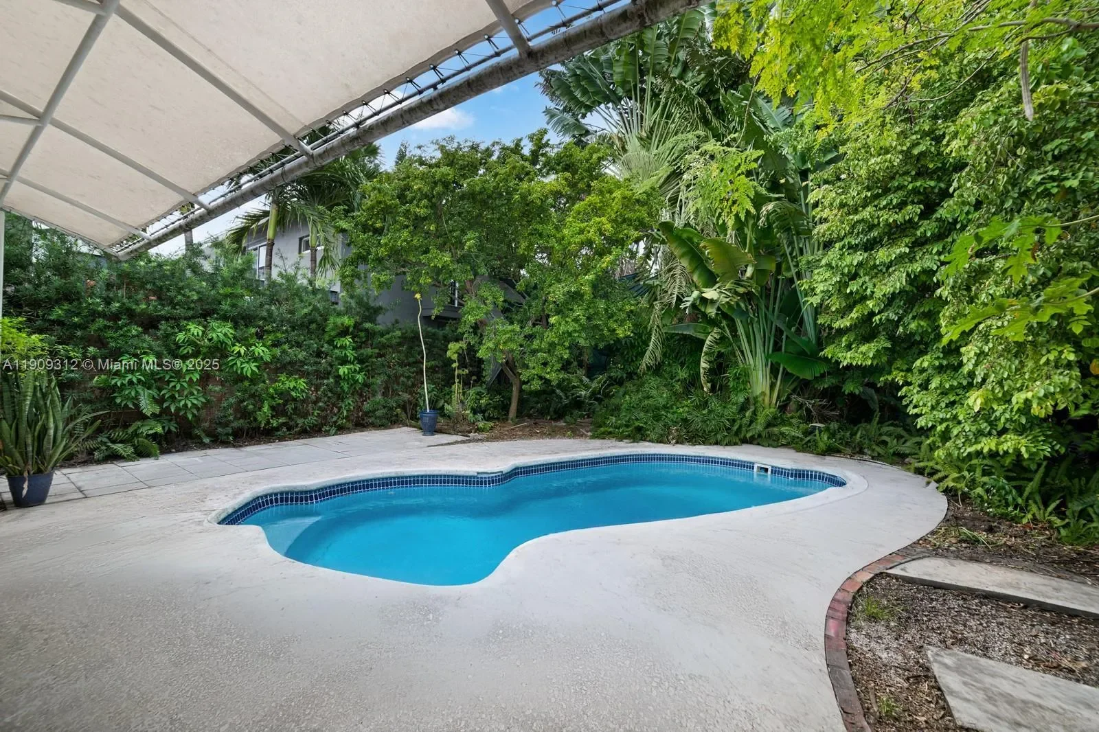 3470 N Meridian Ave, Miami Beach, Florida, United States. - Photo 2