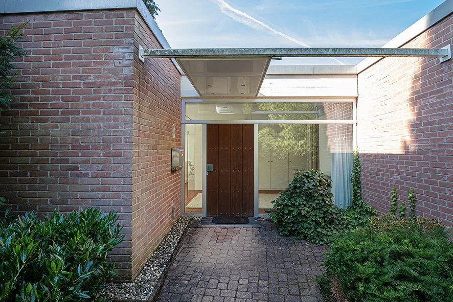 Exterior photo 4