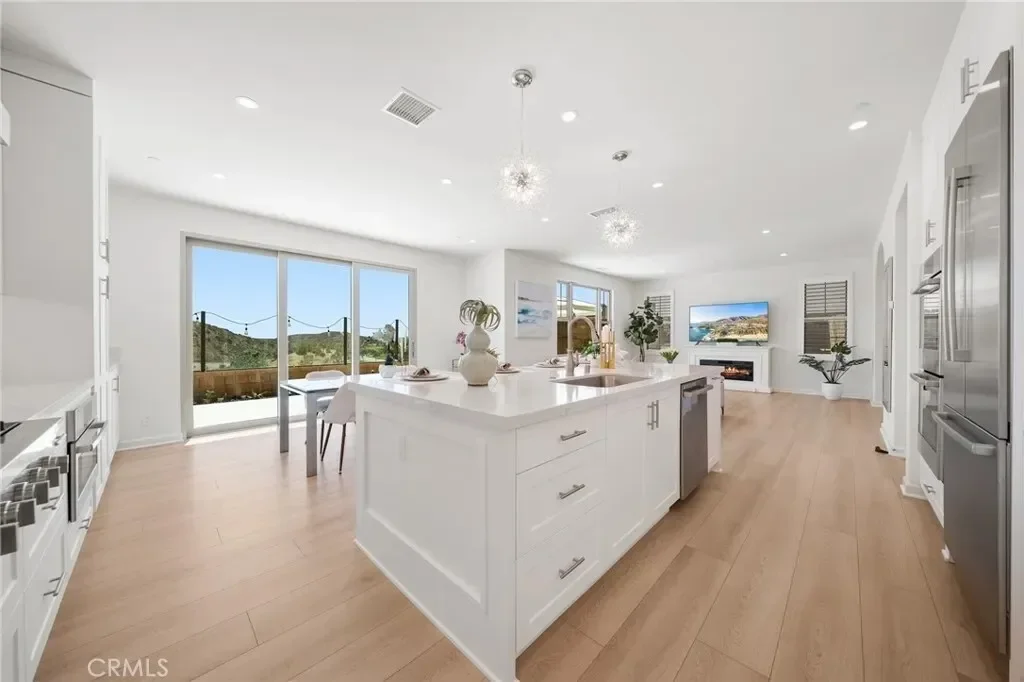 246 Canterbury, Irvine, California, United States. - Photo 12