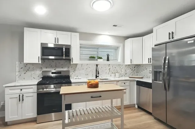 4055 S Ellis Avenue, Chicago, Illinois, United States. - Photo 28
