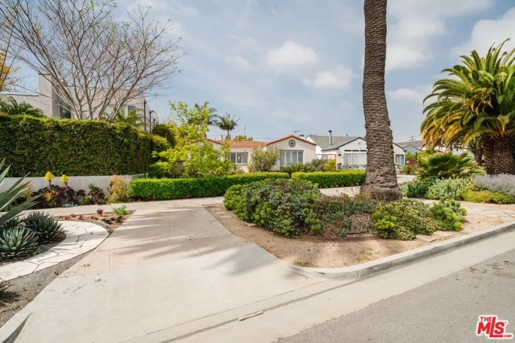 3875 Marcasel Avenue, Los Angeles, California, United States. - Photo 16