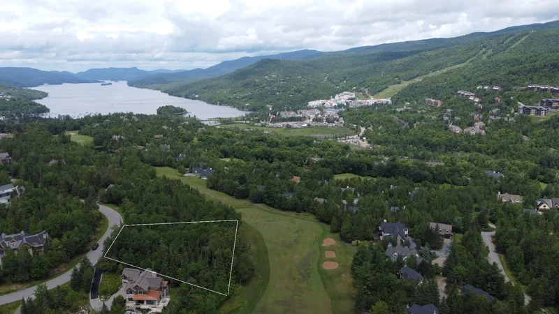 Ch. de la Réserve, Mont-Tremblant, Quebec, Canada. - Photo 3