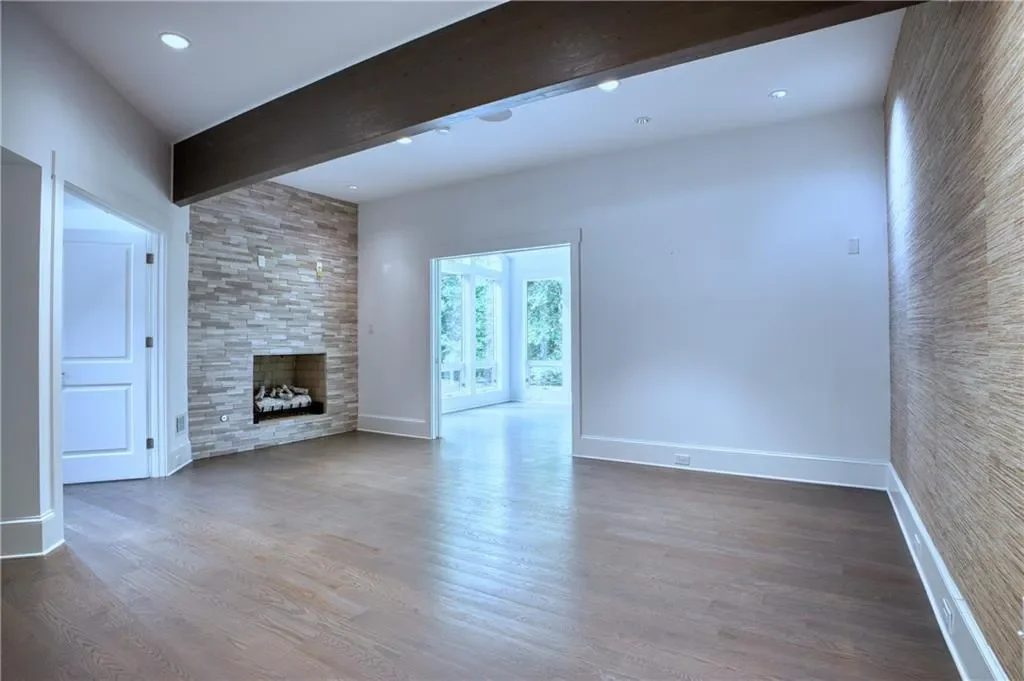 2883 W Roxboro Road NE, Atlanta, Georgia, United States. - Photo 15