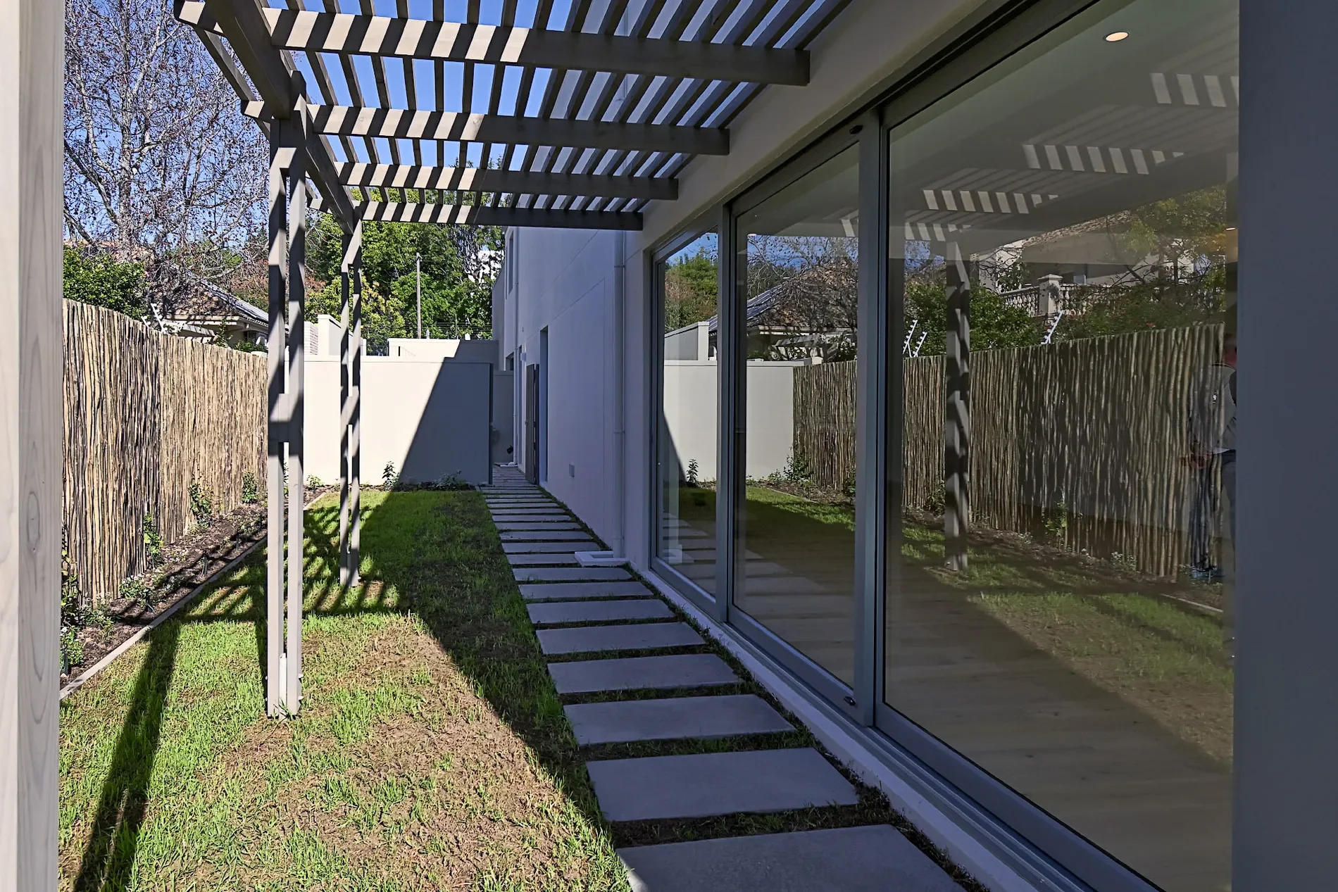 Exterior photo 7