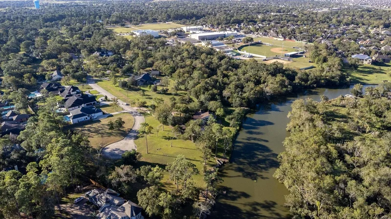 30 Ellis Road, League City, TX 77573, League City, Texas, United States. - Photo 17
